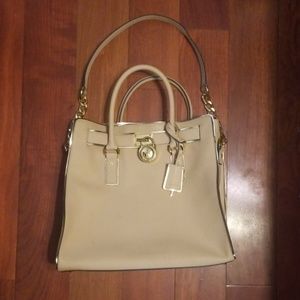 Michael Kors Hamilton Shoulder Bag